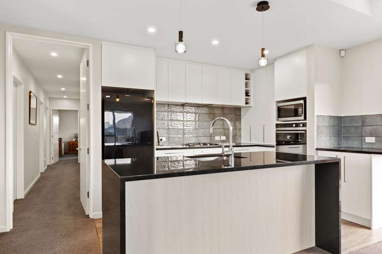 3 Kingsbridge West_3