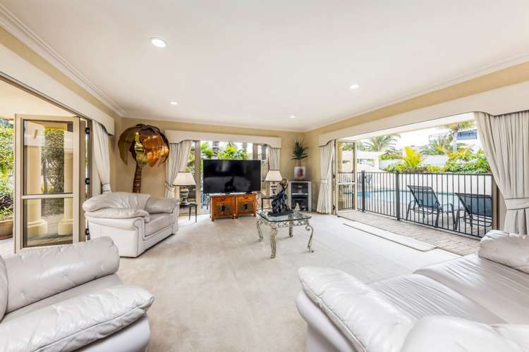 2 Anaheim Boulevard Shamrock Park_10