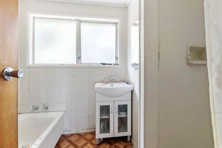 358 Roscommon Road Clendon Park_10