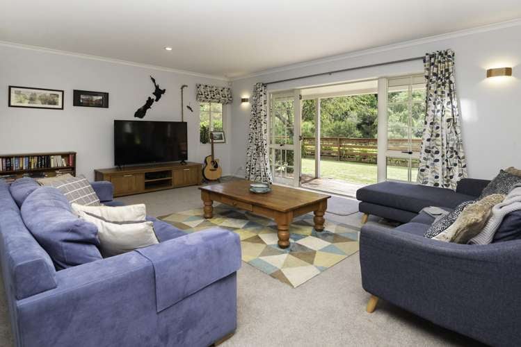 26 Bernie Edwards Place Botany Downs_9