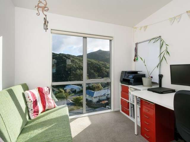 33 Saddleback Grove Karori_3