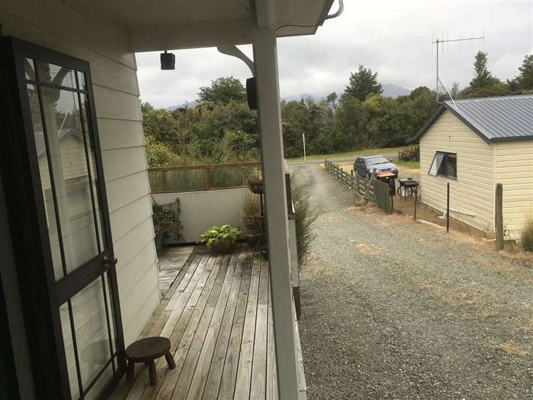 17 Waiau Street Manapouri_21