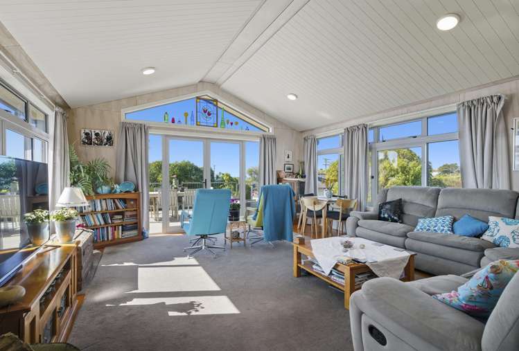 123 & 125 Stornoway Street Karitane_3