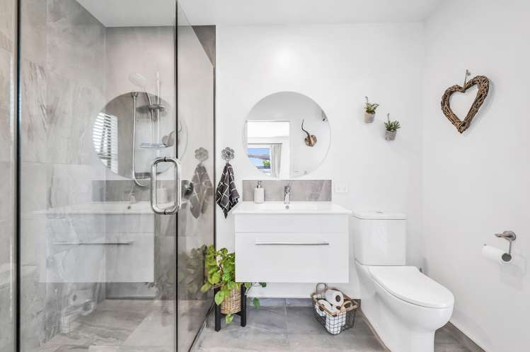 17 Burrow Street Rolleston_18