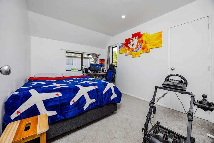 13 Asics Drive Favona_8