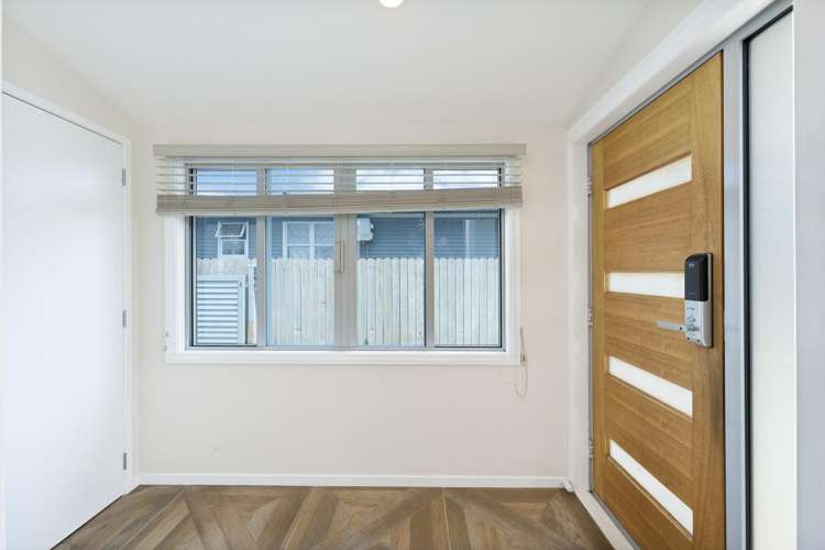 129 Riverpark Crescent Henderson_31