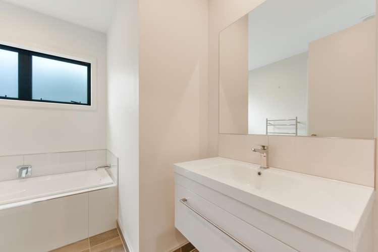 10 Sabine Drive Richmond_16