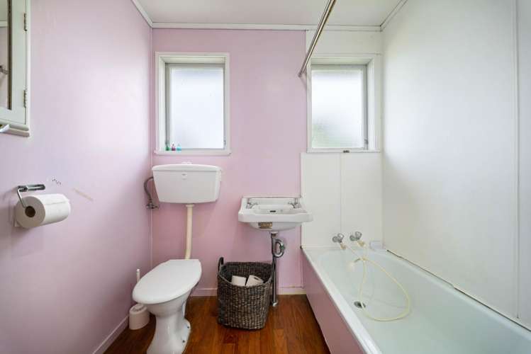 80 Riverpark Crescent Henderson_15