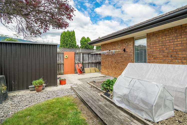 105 Saxton Road Stoke_17