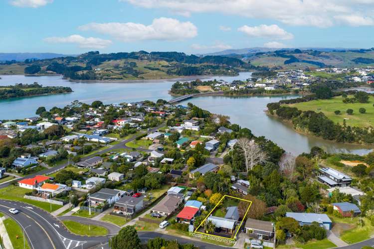 6 Te Hutewai Road Raglan_32
