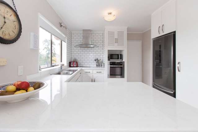 2/170 Stapleford Crescent Browns Bay_1