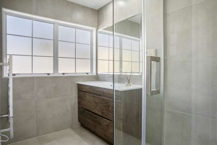 101 Everglade Drive Totara Heights_17