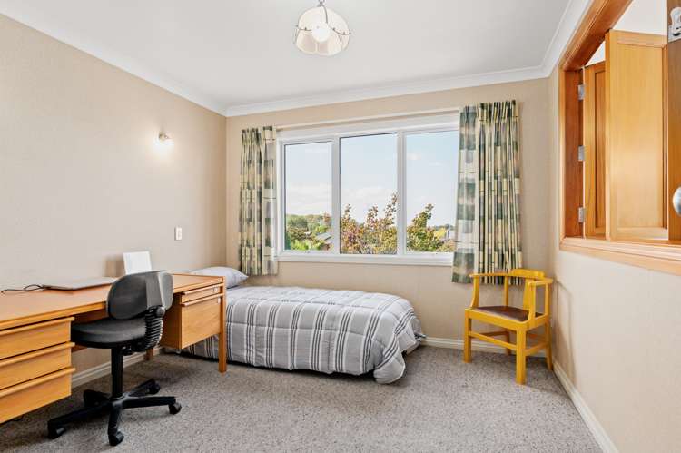 16 Thistlewood Avenue Hamilton East_27