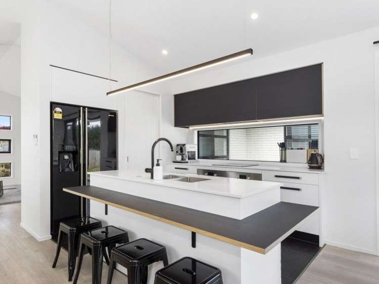 38 Puhirake Crescent Pyes Pa_4