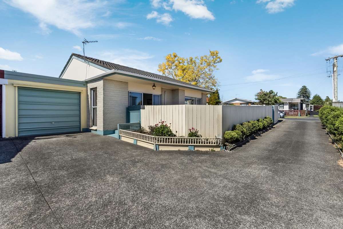 1/50 Kenderdine Road_1
