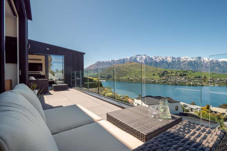 92 Hensman Road Queenstown_16