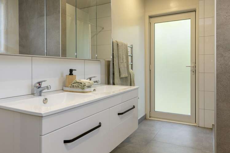 9 Kowhai Road Rainbow Point_16