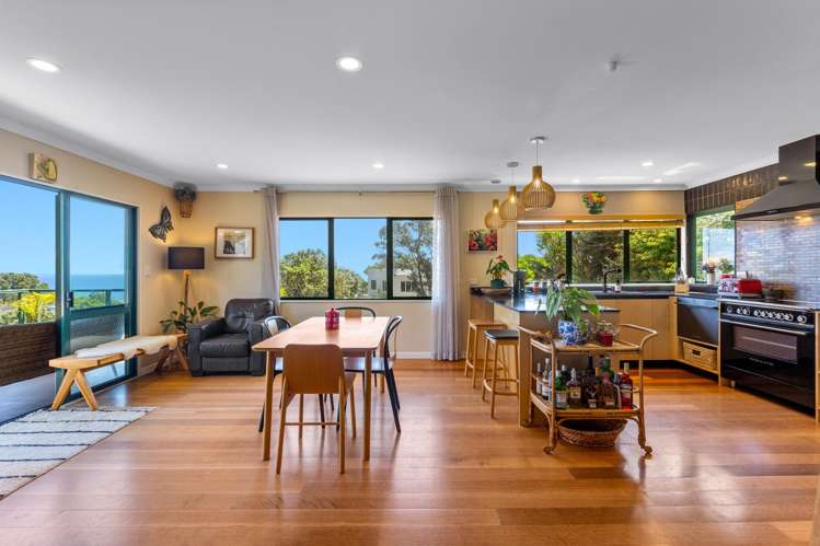 6 Berridge Road Muriwai Beach_1
