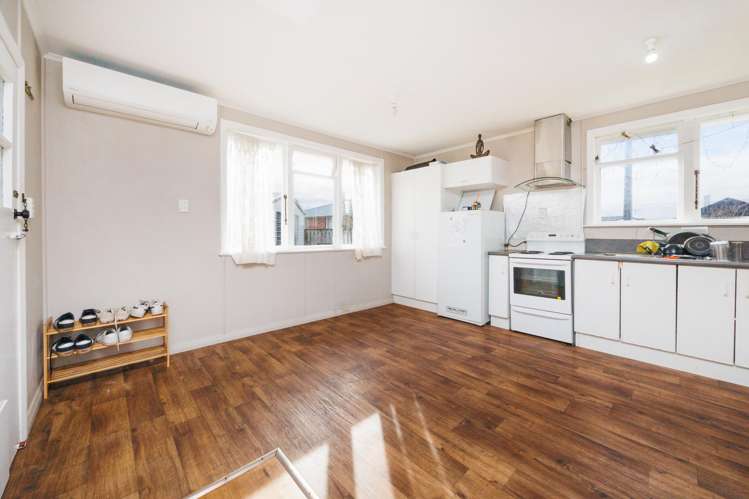 33 Holland Crescent Bulls_5