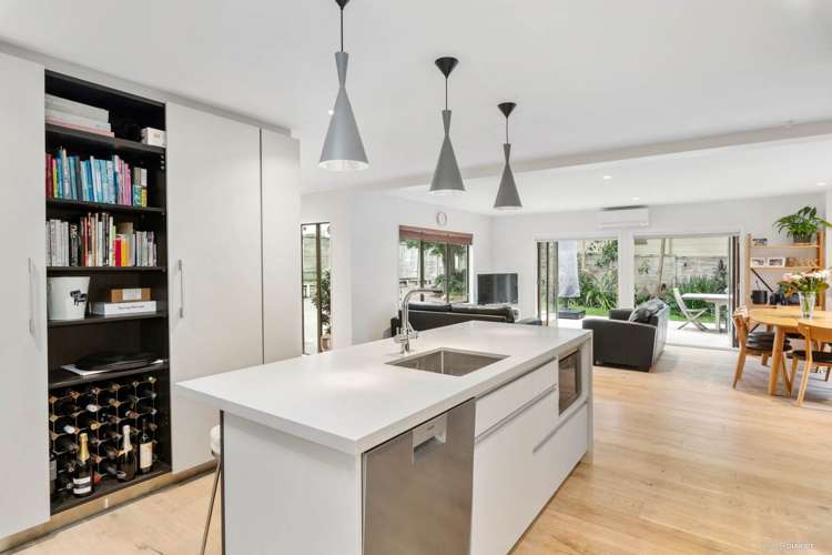 2/44 Pembroke Crescent Glendowie_7