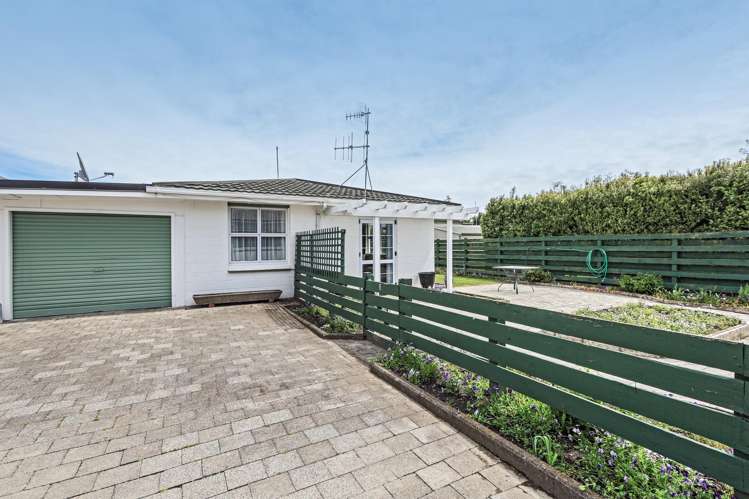2/34A Te Aute Road Havelock North_13