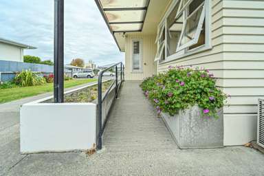 305 King Street South_3