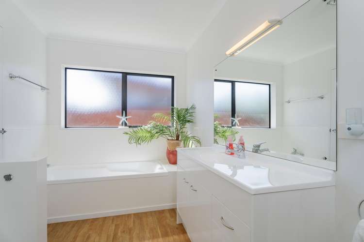 1 Cobham Lane Whitianga_18