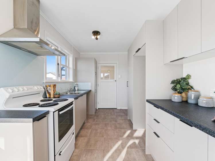 102 Carisbrooke Street Aranui_4