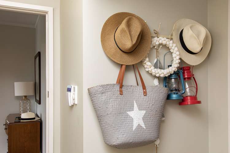 203 Piha Road Piha_17