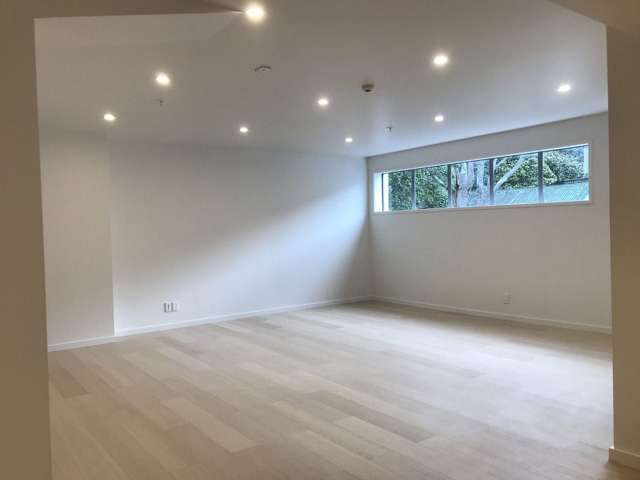 Spacious 4-Bedroom Apartment – Including Fibre