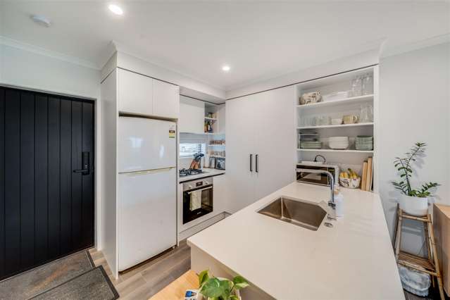 10/14 Ruakiwi Road Hamilton Lake_4