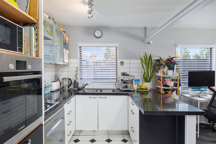 1/98 Owairaka Avenue Mount Albert_4