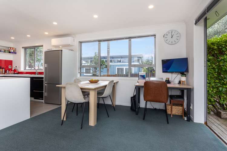 32 Queen Mary Avenue New Lynn_9