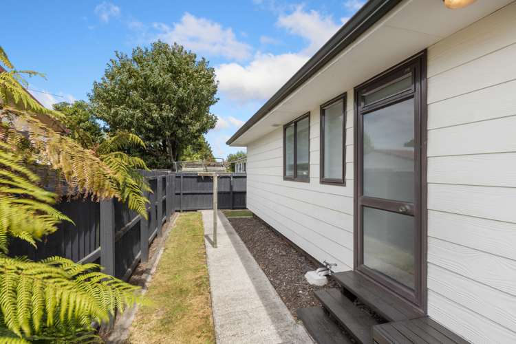 2/27 Vickerys Road Wigram_8