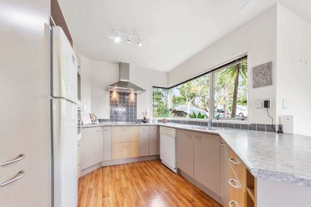 5 Frenz Drive Titirangi_3