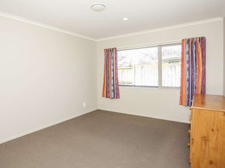 12 Brookside Close Highbury_10