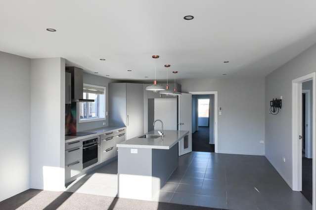 77 Neil Street Hornby_3