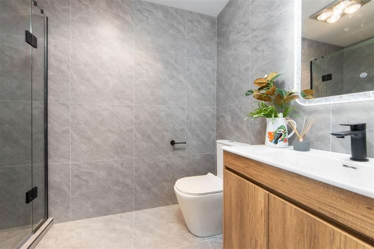 16 Greenbrier Street Westgate_14