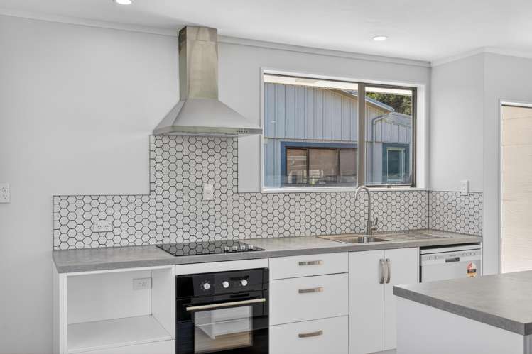 10 Whitaker Street_4