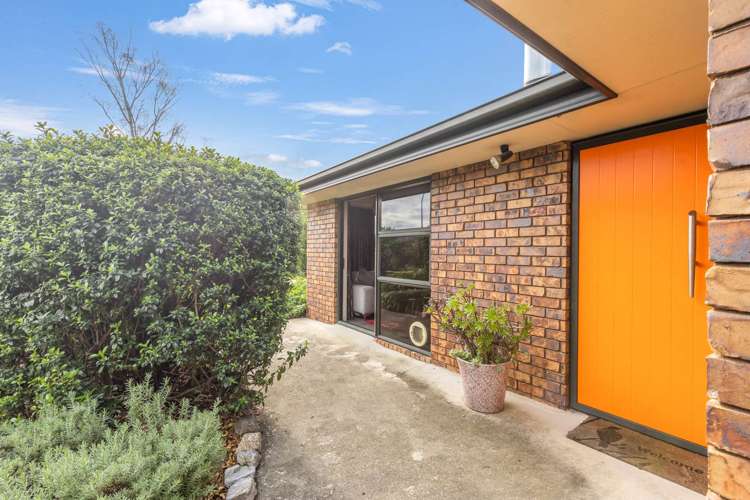 1 Longfields Road_2