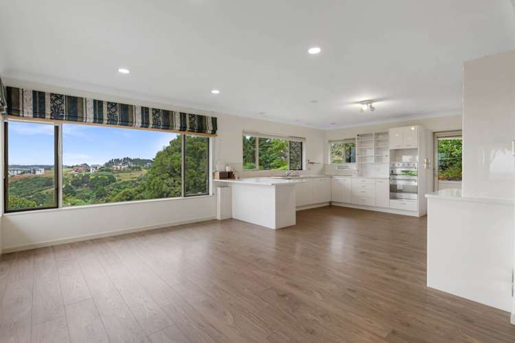 584 Redoubt Road Flat Bush_16