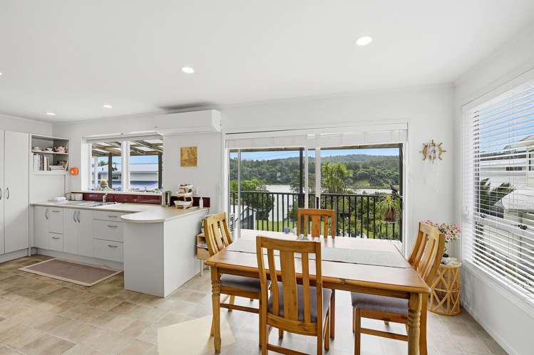 13 Okura River Road Okura_14