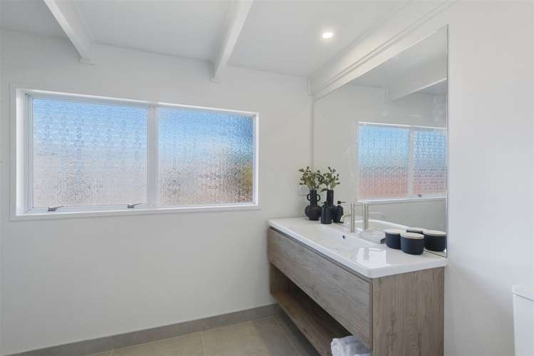 49c Lakewood Drive Burwood_13