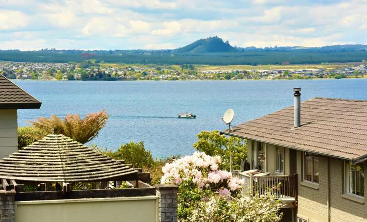 2/12 Isobel Street Acacia Bay_14