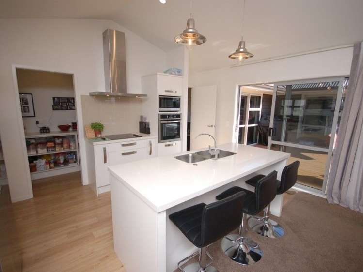 27 Magnolia Rise Waipahihi_10