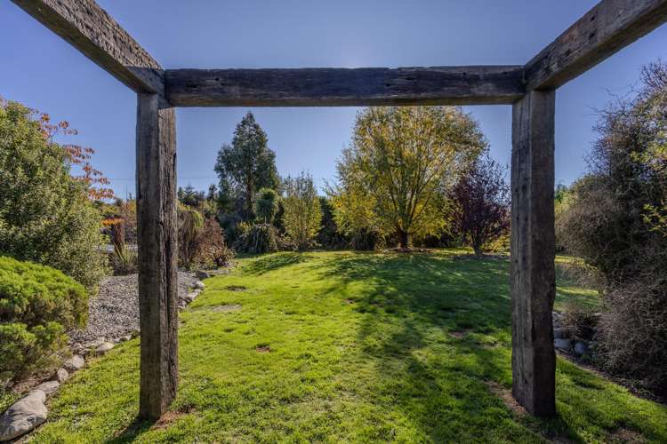 10 Jack Young Place Albert Town_18