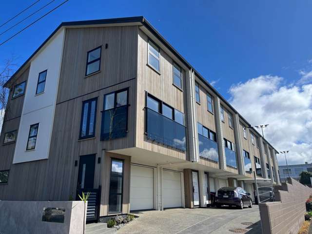 Brand New, Modern & Stylish Townhouse!