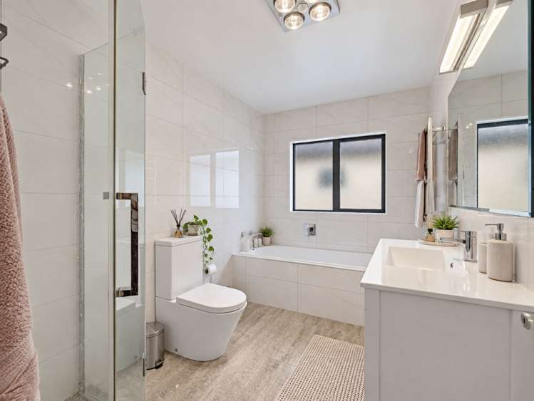 11 Carrickdawson Drive Flat Bush_15