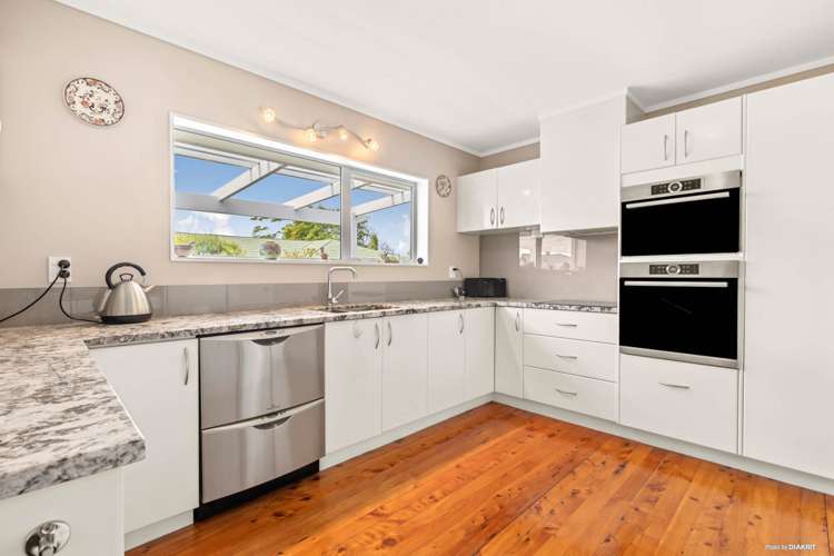 5 Barton Place Orewa_7