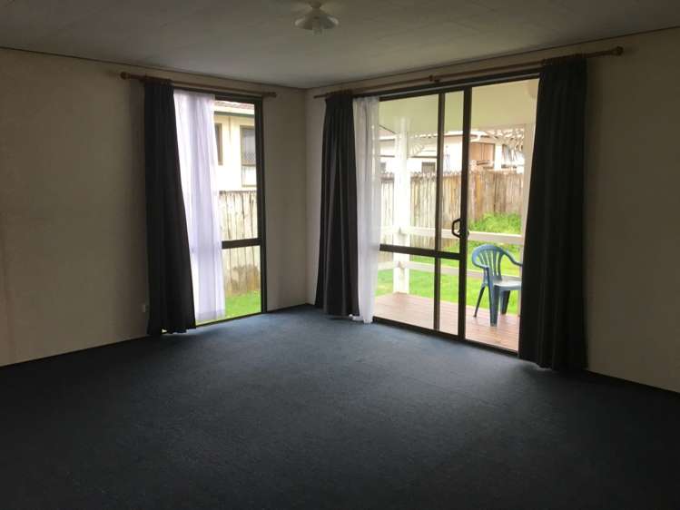 1/141 Carnoustie Drive Wattle Downs_2